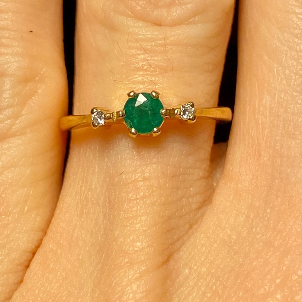 14K Gold Emerald and Diamond Ring 💍